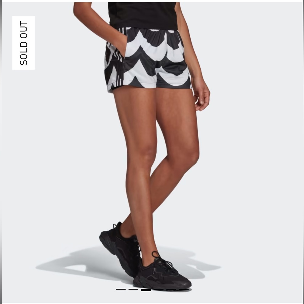 NWT Black and White Marimekko x Adidas Shorts - Size Large